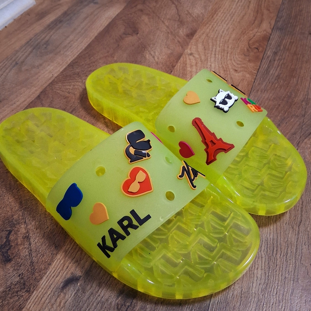 Karl Lagerfeld Thea Pool Slides